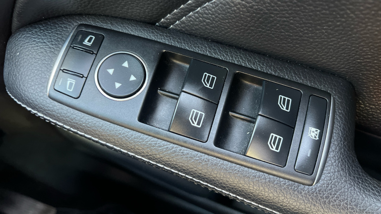 Mercedes-Benz B-Class B180 Exclusive Edition 5dr Petrol Hatchback